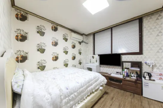 Yeonggwang Chungsoo Motel - Motels