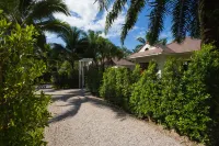 Alisea Pool Villa Aonang Hotels in Nopparat Thara