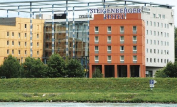 Trans World Hotel Donauwelle