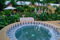Deep Forest Garden Hotel - Bathtub