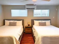 Stylish 1BR Urban Retreat