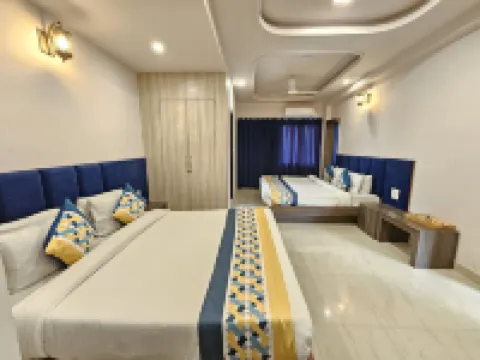 The Sky Comfort Hotel Brahm Sambandh - 150 Mtr from Shrinathji Temple