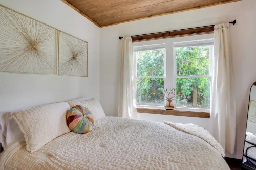 < 1 Mi to Downtown Arcadia: Tranquil Wooded Escape - 3-Star