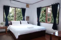 Sabaydee Guesthouse Hotels in Houeisay