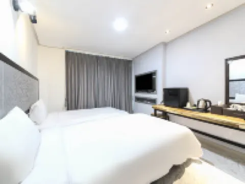 Yeosu Hotel Encore โรงแรมในยอซู