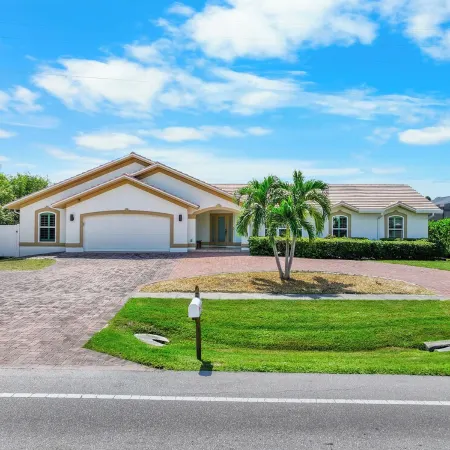 Bayfront Great Views on Marco Near Tigertail! Large & Homey Friends & Family Fun