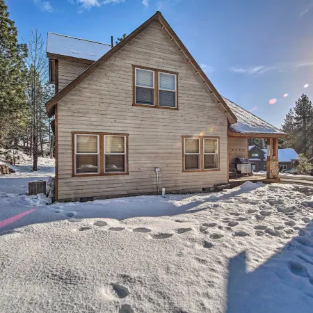 Dog-Friendly Ronald Vacation Rental Cabin!