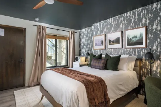 1Bd/1BA w/ Hot Tub + Sauna + Free Vail Beaver Creek Shuttle