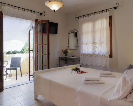 Lithos By The Sea Hotels in Itilo