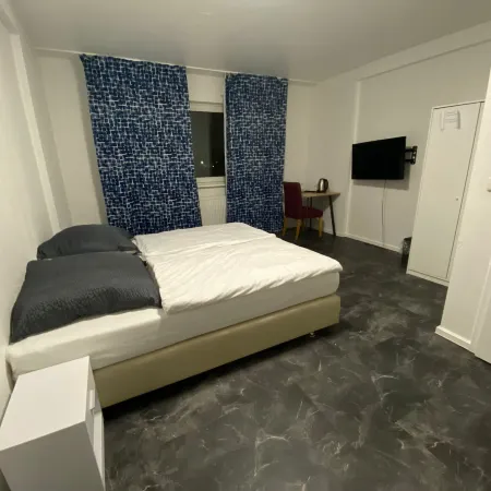 Main Crown Hotel Отели рядом с достопримечательностью «Музей «Классикштадт»»