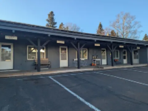 Feather Nest Inn Hotels in Cook County
