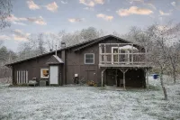Cozy and Spacious House Situated in the Heart of up North and Snow Activities!