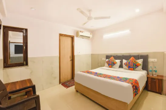 Fabhotel Lime Tree I Hoteles cerca de Tomb of Adham Khan