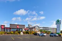 Holiday Inn ST. JOHN'S CONFERENCE CENTRE by IHG - piscina