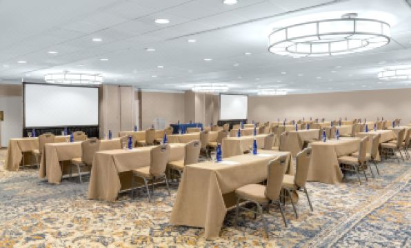 DoubleTree by Hilton McLean Tysons