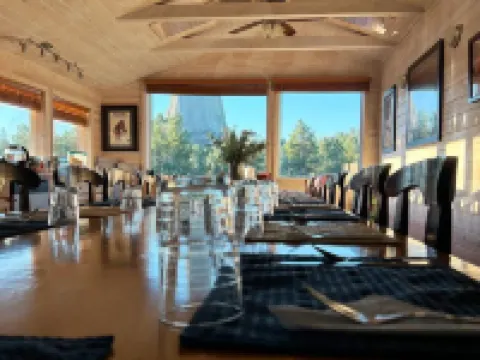 Devils Tower Lodge Hotels in Devils Tower