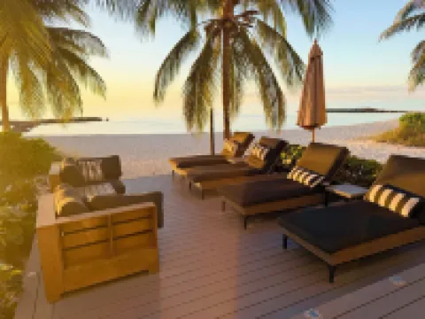 Directly on Beach! White Sand Turquoise Water at Your Doorstep-304 Blues Point