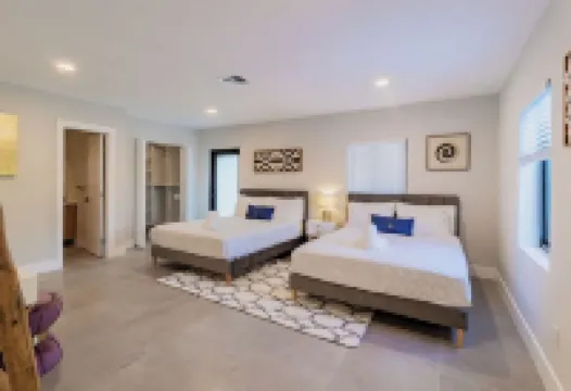 The Glam Homes Hotels near Museum of Contemporary Art North Miami