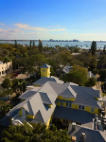 Peninsula Bed & Cocktails