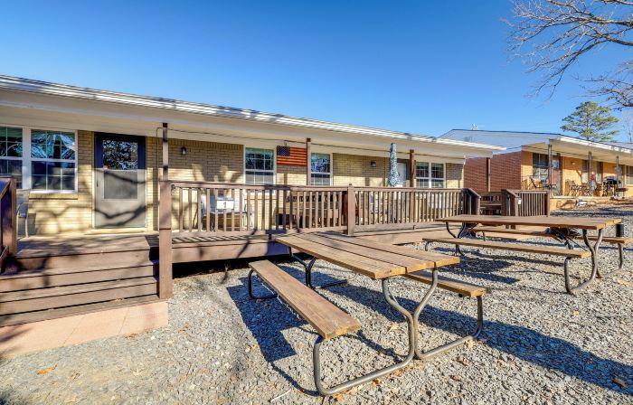Devils Fork Resort Cabin w/ Designated Boat Slip!