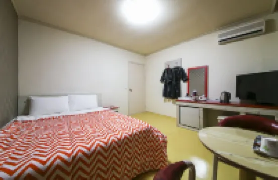 野山加魯希爾汽車旅館