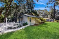 Cozy Cottage Near the Beach With Internet, AC, Washer/dryer