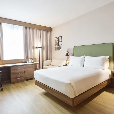 Hilton Garden Inn Sevilla Отели рядом с достопримечательностью «Эсте»