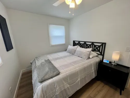 Stylish in-Town Retreat - 2 Bedroom, 1 Bathroom - Modern Comfort
