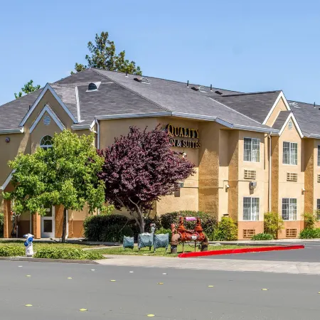 Econo Lodge Inn & Suites Santa Rosa South