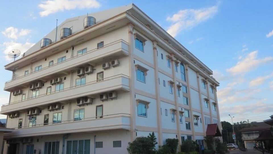 Ladtana Phetarmonchai Hotel
