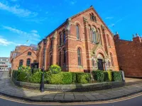 1 Chapel Place Hotels in 