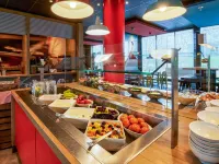 B&B HOTEL Frankfurt-Messe - فطور