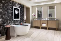 Conrad Las Vegas at Resorts World - Bathtub