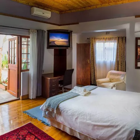 Madiba Bay Guesthouse Отели рядом с достопримечательностью «Форт Фредерик»