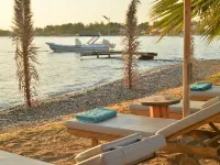 Seacret Apartments Hotels in Aigialeia