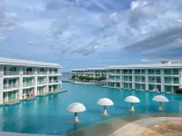 Modern 2-Bedroom Condo with Ocean and Pool Views in Cha-am