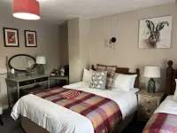 The Three Cups Inn Hotel a 