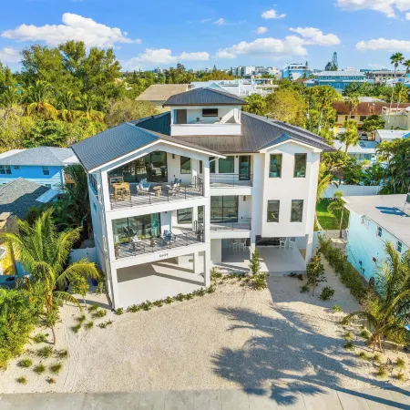 Las Palmas by Beachside Management