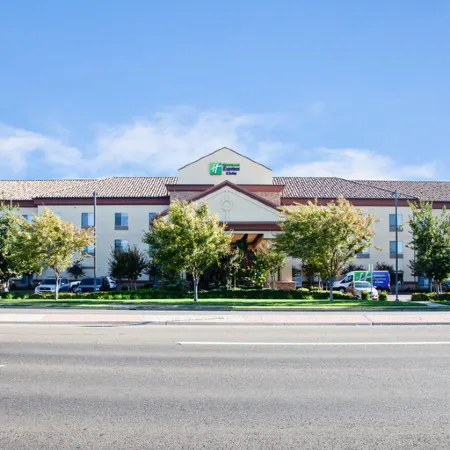 Holiday Inn Express & Suites CLOVIS-FRESNO AREA by IHG