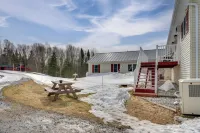 Walden Guest House on a Farm w/ Mountain View - Wifi