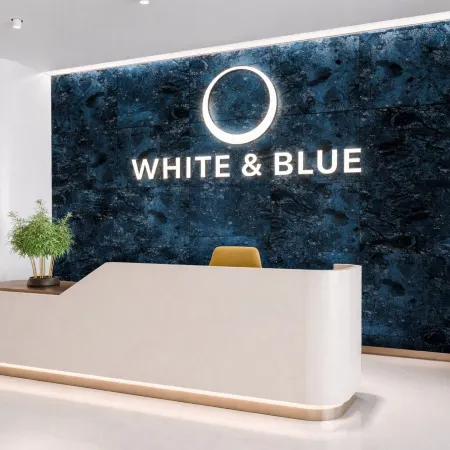 WHITE & BLUE Отели рядом с достопримечательностью «Коммерческий центр Worldmark Aerocity»