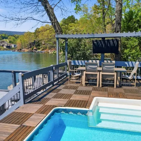 Lakefront -Heated Pool -EV Charger -Dock -Fire Pit -Kayaks -Game Room