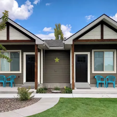 2 BR Tiny Homes - Unique Outdoor Space