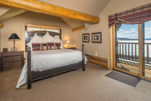 Hebgen Lakeshore Retreat - Homestays