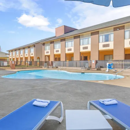 Quality Suites Hickory South