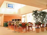 拉温尼爾酒店 - 早餐