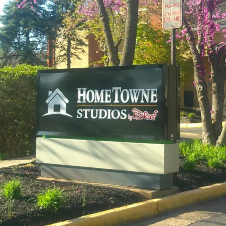 HomeTowne Studios Chantilly