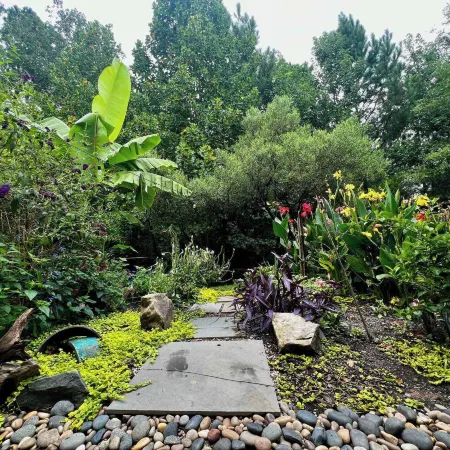 Modern 3-br Townhome w Private Backyard Near RTP