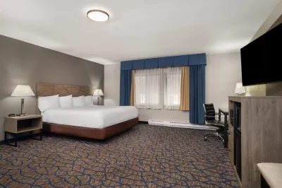 Baymont by Wyndham Waukesha Hotels in Waukesha County