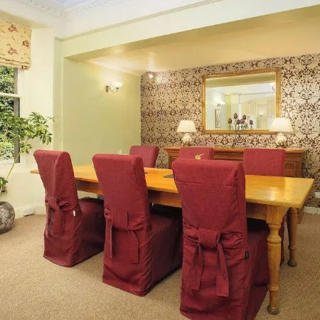 Rosemount Hotel